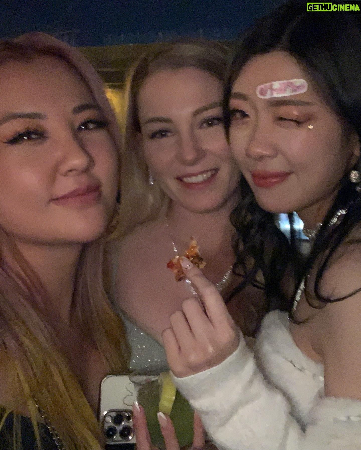 Gina Darling - 32.7K Likes - The Streamer Awards was a blast. Beautiful new hair color done by @kimi_hair_color! Here’s a photo dump full of cuties hehe 💖