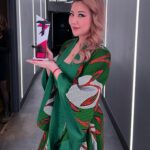 Gina Darling Instagram - I won a Tempest award today at the @esportsbizsummit! It’s an honor. Thank you ❤️ Makeup: @sulheejessica Hair: @kimmbender Dress: @hogoekpessou
