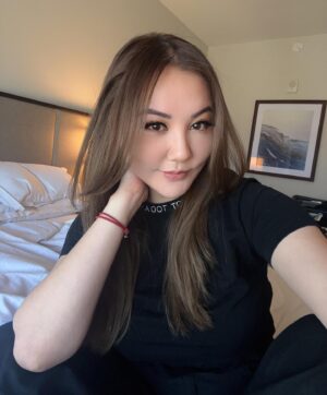 Gina Darling Instagram - The Walking Dead, Invincible, Mortal Kombat, and tons of friends and cool folks. San Diego Comicon 2023 is a wrap! Thank you @skyboundent @skyboundgames 😃
