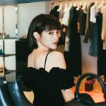 Gingle Wang Instagram - ： Ganni迷妹開工第一天 晚安，台北 👋🏻 @GANNI #GANNI #GANNITaipei #GANNIGirls #GANNI台灣首間形象店在微風復興GF開幕 @tun_grp #tun_grp
