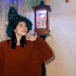 Gingle Wang Instagram – ：
“Till the evening comes, and the sky slowly becomes dark, come, my loved one, and be like a roe on the mountains of Bether.”

Merry Christmas. 🎄🤍🧸🎁🎅🏼