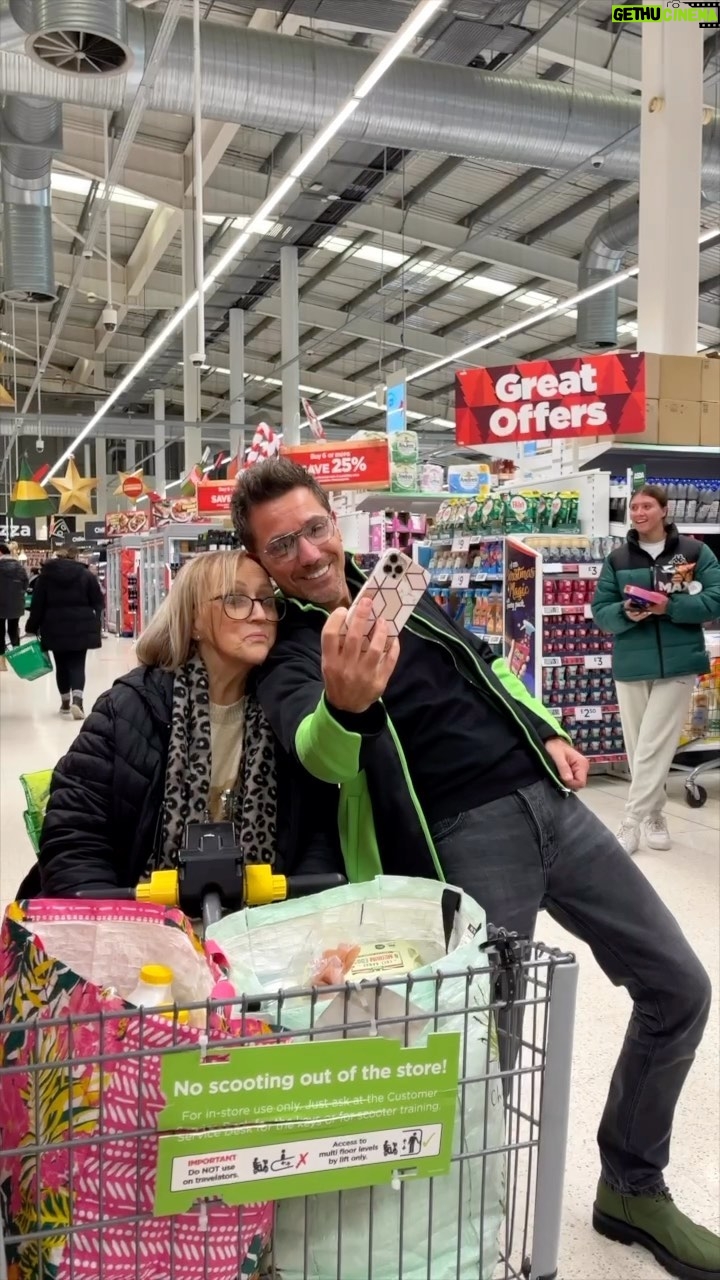 Gino D'Acampo - 17.3K Likes - Another day at work with @asda - It was fantastic to see you all! P.S new ranges coming in September…😎
GDx