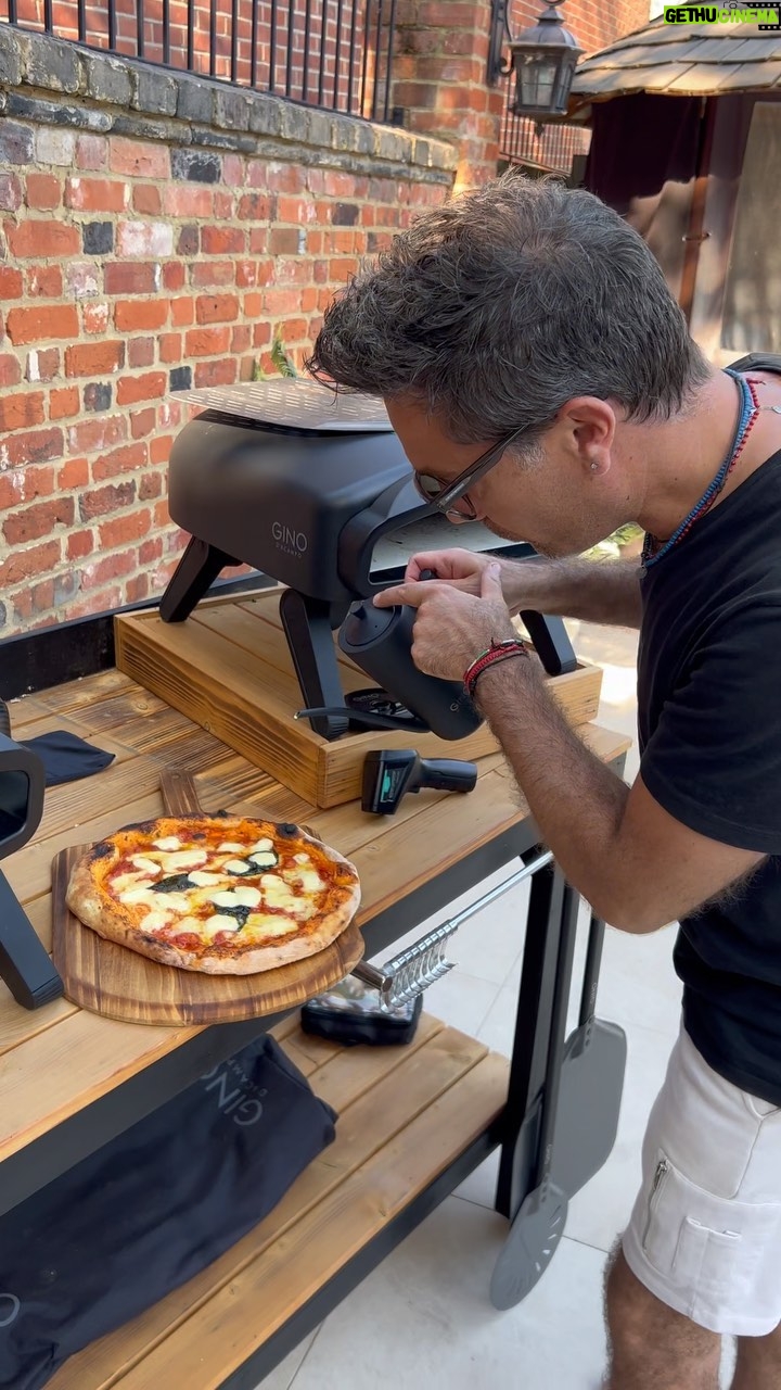 Gino D'Acampo - 34.8K Likes - A perfect margherita pizza using my Carbonio Pizza Oven… Top Tip - always drizzle your pizza with Extra Virgin Olive Oil for the best flavour… My full range @ginopizzaovens and accessories are available at ginopizzaovens.com… #GinoPizzaOvens #ad #MargheritaPizza
GDx