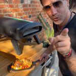 Gino D’Acampo Instagram – Who said pizza ovens are just for cooking Pizza? With my @ginopizzaovens and skillet pans, you can cook meat, fish, vegetables and more…  Available now at Ginopizzaovens.com… #GinoPizzaOvens #ad 
GDx