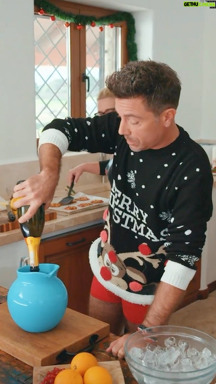 Gino D'Acampo - 20.2K Likes - Tonight we celebrate Christmas, D’Acampo Style! I can’t wait to show you guys what we cooked this year… Catch Gino’s Italian Christmas Feast tonight on @itv at 8:30pm. Buon Natale….
GDx