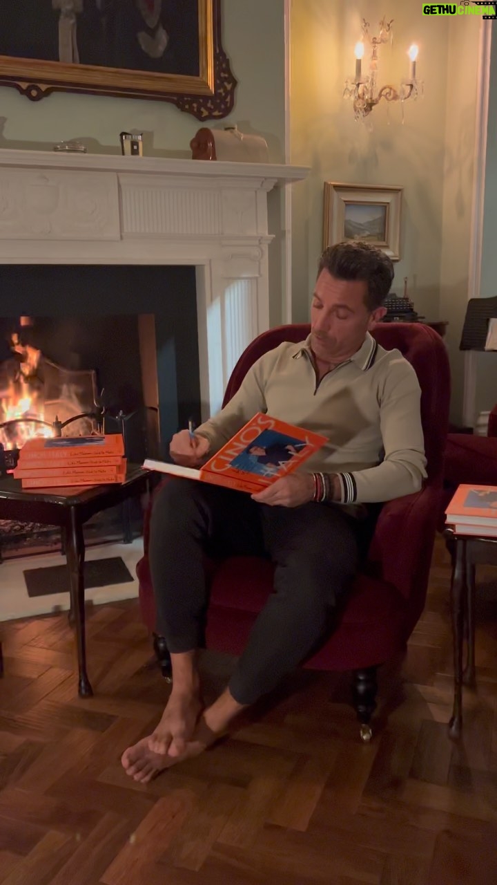 Gino D'Acampo Instagram - Gino’s Italy is available at the link in my bio…. #GinosItaly #ad #Christmas #CookingWithGino GDx