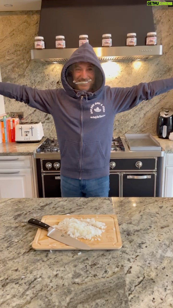 Gino D'Acampo - 52.2K Likes - Best way to chop onions without a tear…..
GDx #StopCryingYourEyesOut