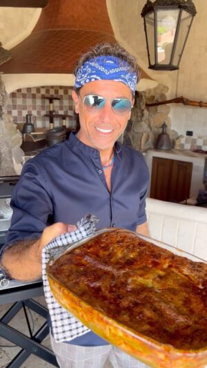 Gino D'Acampo Instagram - What you can do with the @ninjakitchenuk Woodfire Electric BBQ Grill & Smoker is just incredible. My Smoked Lasagne tasted fantastic and looked the part - a perfect winter recipe…  #GrillwithNinja #ad #SmokedLasagne 
GDx