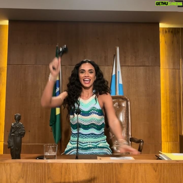 Giovana Cordeiro - 30.5K Likes - Primeira semana de férias e muitas skins 🦎