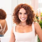 Giovana Cordeiro Instagram – Depois de me despedir de uma personagem, eu sempre quero ver uma mudança no espelho! Para isso, contei com uma marca que já faz parte da minha história e que esteve ao meu lado durante muitas mudanças: SOFT COLOR, da @wellabr. Dessa vez eu resolvi descolorir e tonalizar para realçar e traduzir tudo que mudou aqui dentro. O cabelo, claro, tenha que acompanhar esse novo momento!

SOFT COLOR garante até 4 semanas de cor e brilho radiante. Além de deixar os cabelos hidratados com até 92% menos quebra dos fios. Essa sou eu. Bem-vinda de volta! #NaturalmenteEu

#SoftColor #CasaWella #Publi