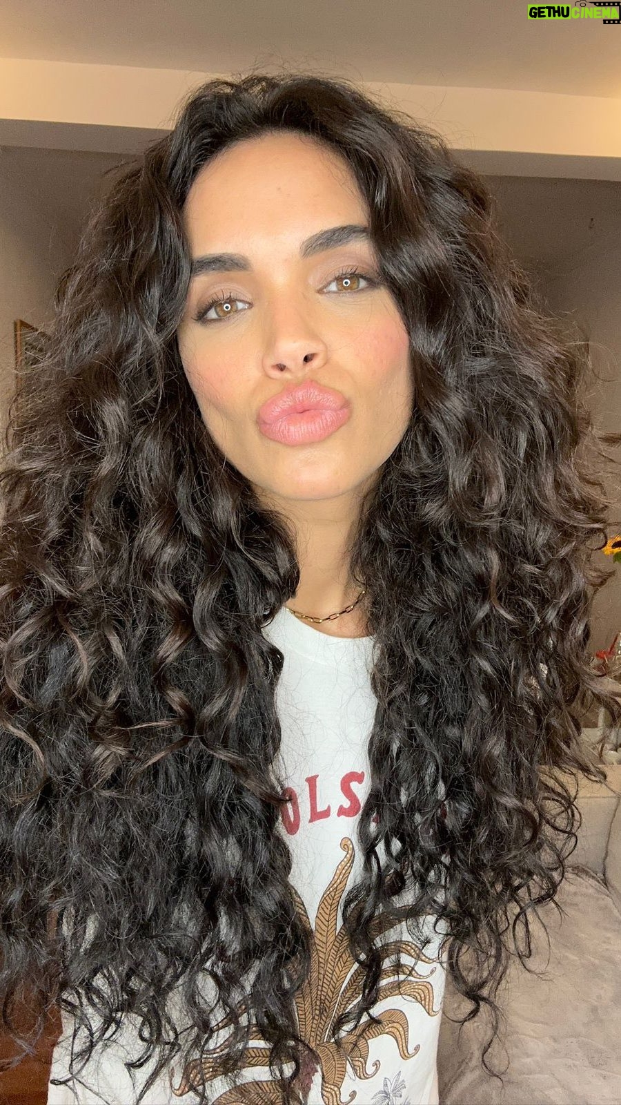 Most liked Instagram photo of Giovana Cordeiro