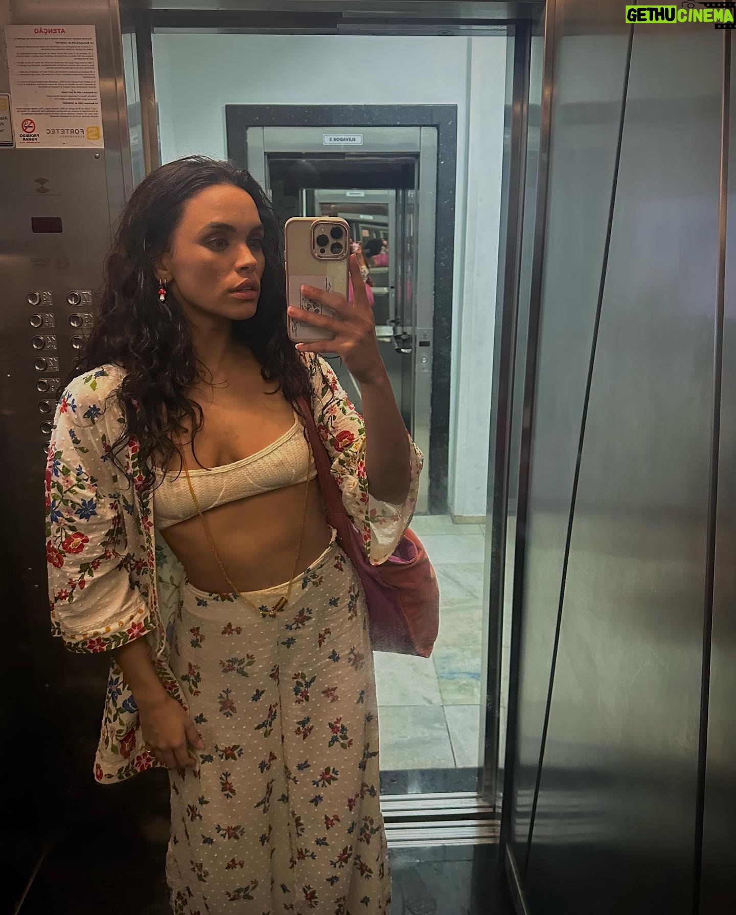 Giovana Cordeiro Instagram - recentemente, tem sido assim 💫