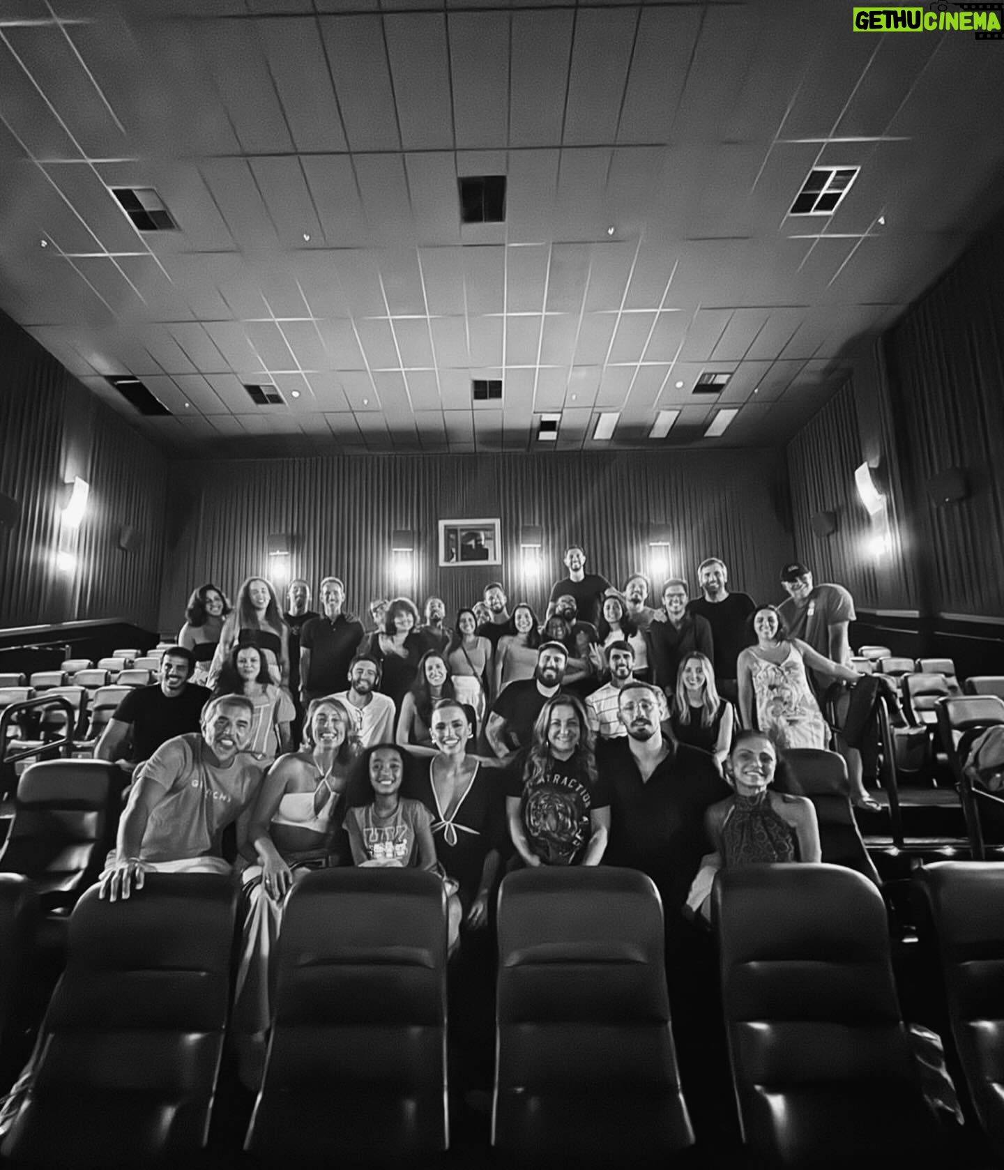 Giovana Cordeiro Instagram - APAIXONADA. o motivo tá nos cinemas de td país. vai ver ;) 🎞️📽️ @apaixonadaofilme
