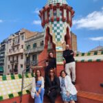 Giovana Cordeiro Instagram – Arquitetura & 
Gaudi & 
Comidas gostosas 

Ok, Barcelona, já era pra mim 🥺