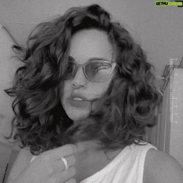 Giovana Cordeiro - 30.5K Likes - Primeira semana de férias e muitas skins 🦎