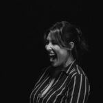 Giselle Itié Instagram – no meio de tanta overdose insana que se chama realidade. existem alguns respiros, onde eleva a alma pro além. minha cria, família e a minha arte me sacodem e me fazem respirar. ter sido convidada pela @acapella.doc foi especial. se conectar pela arte é o que dá sentindo em estar aqui. Brava❤️👏🏽 @renata.sauda ! 📸 by @nanacurti 👏🏽❤️