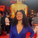 Giselle Itié Instagram – Eva Pereira. Obrigada por sua luta. Pela sua força. Por toda a discussão propagada. Pela sua persistência. Pela sua petulância sagrada. Do seu sagrado feminino. Eu te amo. Te admiro e te consagro. Reverencio todo o feminino potente ancestral que te circunda. E tenho esperança que toda a dinâmica da violência contra a mulher em todos os aspectos seja quebrada nesse país. Viva o Tocantins!  Obrigada @festivaldecinemadegramado 💙 VIVA @obarulhodanoiteofilme *texto* @emanuellearaujo