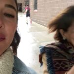 Giselle Itié Instagram - Mami, agradeço todos os dias por ter vindo de você. Sua alma é rellena de Amor e muita Luz. A forma como você leva a vida só me eleva como mulher e me dá muita fuerza pra contar a minha história. quando questiono a educação que foi dada. em nenhum momento levanto todo o valor que foi me presenteado por você. de jeito nenhum! sei que você me criou da melhor forma possível. só estou em pé, como mulher e mãe do PP Luna, fazendo a transição da educação tradicional para a educação positiva porque você também me deu este repertório🩵 eu sei de todo o Amor que me é dado todos os dias. pra mim e para o nosso PP. Te Amo e te Agradeço profundamente. Feliz Dia Todos os Dias e para Sempre.