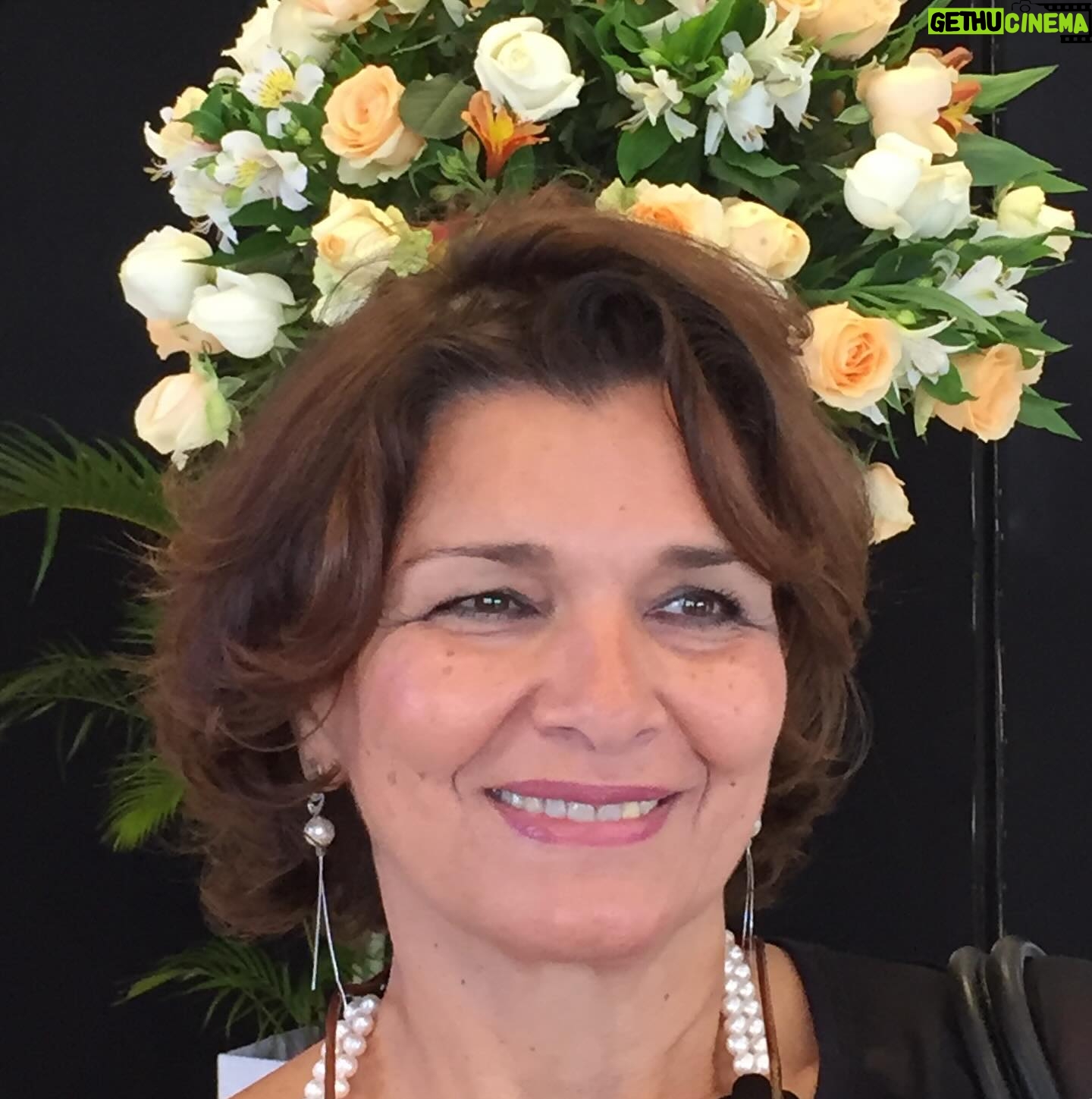 Giselle Itié Instagram - Mami, agradeço todos os dias por ter vindo de você. Sua alma é rellena de Amor e muita Luz. A forma como você leva a vida só me eleva como mulher e me dá muita fuerza pra contar a minha história. quando questiono a educação que foi dada. em nenhum momento levanto todo o valor que foi me presenteado por você. de jeito nenhum! sei que você me criou da melhor forma possível. só estou em pé, como mulher e mãe do PP Luna, fazendo a transição da educação tradicional para a educação positiva porque você também me deu este repertório🩵 eu sei de todo o Amor que me é dado todos os dias. pra mim e para o nosso PP. Te Amo e te Agradeço profundamente. Feliz Dia Todos os Dias e para Sempre.