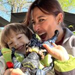 Giselle Itié Instagram - un poquito de nosotros no Mexico Lindo y Querido. viajar com uma criança é bem ameaçador. claramente ameaça seu equilíbrio emocional. ainda mais, quando a mãe foca em uma educação com respeito e não com obediência. criar uma criança que questiona a sociedade faz com que o criador quase faleça no caminho. ahhahah 🫠 mas este é o meu foco criar uma pessoa que além de questionar a sociedade, tenha muita empatia e seja gentil, muito gentil com todos.