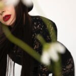 Gisselle Kuri Instagram – Enamorada del nuevo Rouge Dior Forever de @diorbeauty 💋demasiado poder en un solo lipstick 🥵❤️‍🔥
@diorbeautylovers 
#foreverrouge

TEAM ✨
Foto: @karlalisker 
Video: @arturogomezdirector 
MUA: @robbielikemargot 
Hair: @alejandroiniguezhair
Stylist: @andreamdz
Set: @sofiariveragg
Total look @dior