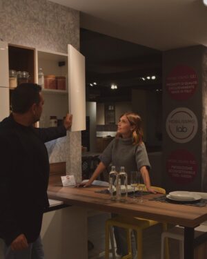 Giulia Guerrini Instagram - Siamo molto emozionati di condividere con voi la trasformazione della nostra prima casa ed anche felici di aver incontrato il team di Mobilissimo che ci ha aiutati tantissimo nelle scelte per arredarla. A parole non riusciamo a descrivere l'emozione. Ma con queste foto potrete vedere già alcune cose che abbiamo scelto. Speriamo presto di poter farvi vedere di più.

#Supplied by @mobilissimo
