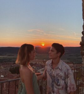 Giulia Guerrini Instagram - 4 años juntos, agradecida a la vida por habernos echo encontrar. Compartir con vos, aprender con vos, crecer juntos, viajar juntos.. es lo más hermoso que me haya pasado 🥰 Ti amo @soyguidomessina ♥️