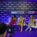 Giulia Nassa Instagram – DIA DE CCXP COM A MAXINHA!! Hoje fizemos vários conteúdos e live falando da nossa série “Use Sua Voz” que estreia ano que vem na @hbomaxbr , rolou pocket show no stand da @rokubrasil e também tiramos um tempinho pra ver as ativações… OLHA EU NO TRONO DE FERRO! 🥹🥹🥹💜💜💜