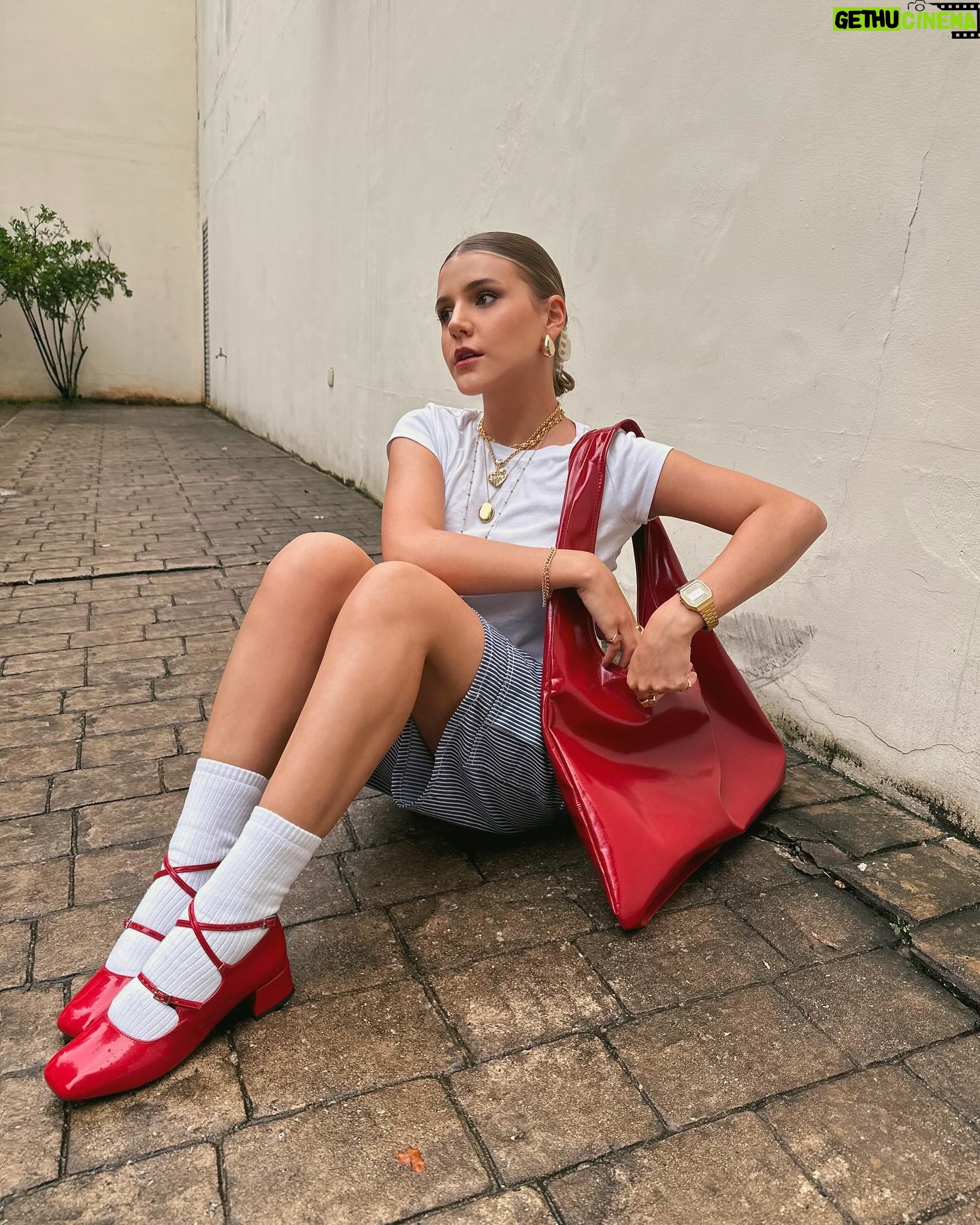 Giulia Nassa Instagram - There’s no place like home 🧺🍒🌾📮