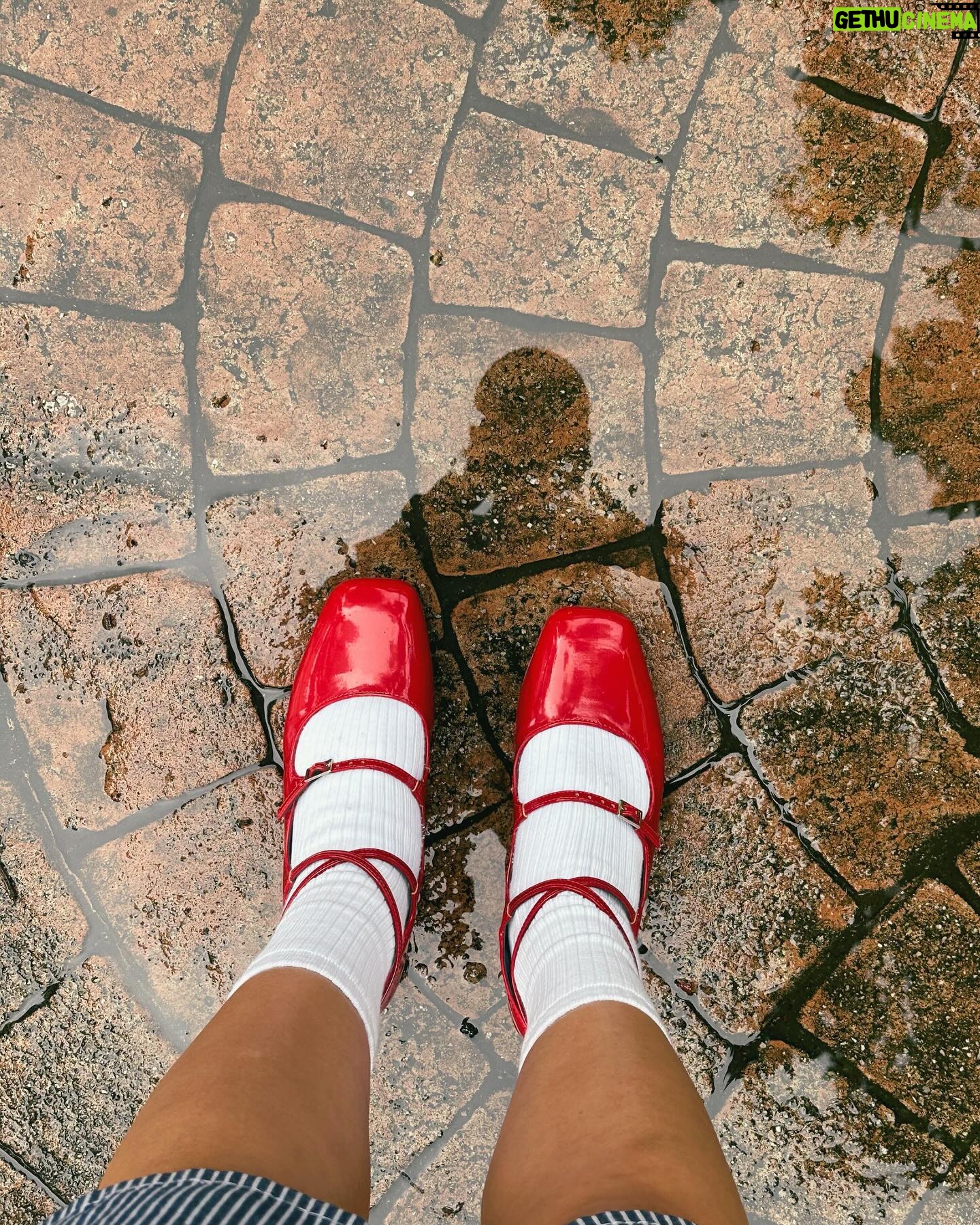 Giulia Nassa Instagram - There’s no place like home 🧺🍒🌾📮