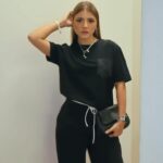 Giulia Nassa Instagram – 🌌
Esse look tinha um boné… :’(