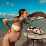 Giuseppa Ciurleo Instagram - La photo résume tout simplement moi depuis le 2 eme trimestre : MANGER = CONTENTE 😂