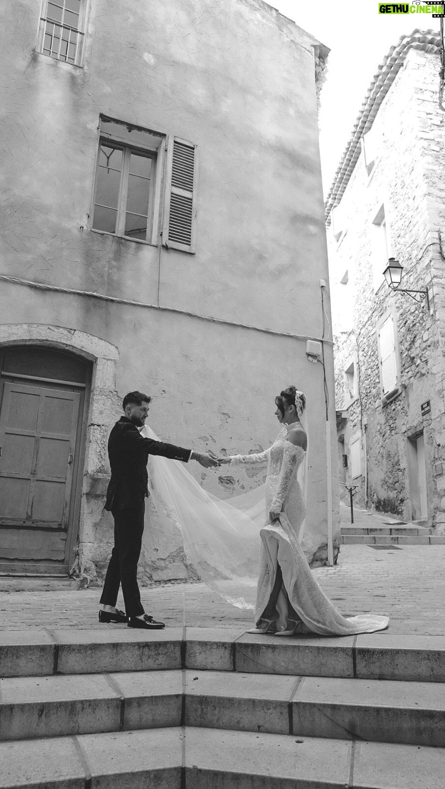 Giuseppa Ciurleo Instagram - Joyeux anniversaire au plus merveilleux papa, le plus tendre et affectueux des mari, l’homme que je n’aurais jamais pu imaginer aussi parfait pour mes enfants et notre avenir lointain… que dire… beaucoup trop de choses a tel point que les mots ne suffirait pas. Je t’aime mon cher mari. Je t’aime comme tu es et comme tu deviendras. 🫶🏼💞 @paga_lmsa