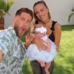 Giuseppa Ciurleo Instagram - Aujourd’hui c’est les 3 mois de Giorgia 3 mois que nous sommes comblés d’amour, que nous apprenons chaque jours à être les meilleurs parents pour elle dans cette nouvelle aventure à 3 🫶🏼 nous avons créé un Instagram @lestarpainsucres celui où nous allons partager des moments de notre vie de famille et pleins d’autres ✨ on vous remercie pour vos messages, votre soutien au quotidien une team comme ça ou rien 💚 joyeux 3 mois ma grenouille 🥹