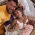 Giuseppa Ciurleo Instagram - Bonjour, je m’appelle Giorgia ❤️ je suis née le 28 avril à 4h29 à Marseille bébé 😋😎 Je fais déjà 3k185! Et je suis tellement en forme que je suis née 1 mois à l’avance! 🫶🏼🥹❤️