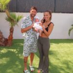 Giuseppa Ciurleo Instagram - Aujourd’hui c’est les 3 mois de Giorgia 3 mois que nous sommes comblés d’amour, que nous apprenons chaque jours à être les meilleurs parents pour elle dans cette nouvelle aventure à 3 🫶🏼 nous avons créé un Instagram @lestarpainsucres celui où nous allons partager des moments de notre vie de famille et pleins d’autres ✨ on vous remercie pour vos messages, votre soutien au quotidien une team comme ça ou rien 💚 joyeux 3 mois ma grenouille 🥹
