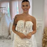 Giuseppa Ciurleo Instagram - Le troisième plus beau jour de notre vie approche après notre rencontre, la naissance de notre fille..🥹 bientôt notre mariage 🤍 je suis fière et heureuse d’être ta future femme @paga_lmsa ✨ (c’était simplement mes essayages, sur cette photo ce n’est évidemment pas ma robe 😁 je la garde surprise pour le jour J 😍 vous me voyez dans quel style de robe ? Plutôt sirène ou princesse ? 🥰 merci @diamonds_byhatimb de me sublimé a chacun de mes précieux événements ✨ #collaborationcommerciale #nonrémunéré