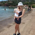 Giuseppa Ciurleo Instagram - Aujourd’hui c’est les 1 mois de ma grenouille, ce petit bout d’amour qui a complètement changé ma vie… ma fille merci de m’avoir fait devenir cette maman, je suis tellement reconnaissante et fière de se rôle je ne me suis jamais sentie aussi épanouie que depuis ton arrivée ton papa et moi t’aimons si fort 🫶🏼✨ joyeux 1 mois à ma Giorgia 🥹💖