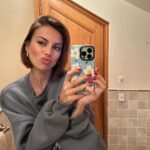 Giuseppa Ciurleo Instagram - Une petite photo improvisé pour tous tous tous vous remercier. Je vous aime ❤️✨🥹