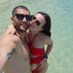 Giuseppa Ciurleo Instagram - Le vlog de notre voyage à Maurice et découverte des magnifiques îles en bateaux est disponible sur ma chaîne (lien dans ma bio) vous allez aussi nous voir sous l’eau avec les dauphins. Nous en avons des souvenirs pleins la tête! 🌺💚🥰