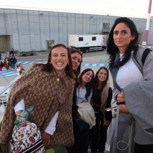 Giuseppa Ciurleo Instagram - Enterré ma vie de jeune fille avec vous 💞 on est pas au complet sur les photos mais qu’elle chance d’avoir des amies comme vous 🫶🏼 généreuse, fidèle, drôle, gentille, à l’écoute, toujours là les unes pour les autres bref j’vous aime
