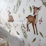 Giuseppa Ciurleo Instagram - Depuis le temps ✨ la voici enfin la chambre de Giorgia 🤎 D.A : @esterelcommunication ✨ Papier peint et cadre déco : @babywall_shop Lit cabane : @housswood Tresse de lit et ciel de lit @les_tresses_a_sissou Canapé pouf : @wigiwama Étagère et miroir : @maisondumonde Étagère livre : @ikeafrance Publicité
