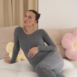 Giuseppa Ciurleo Instagram - Je vous ai posté ma vidéo d’accouchement sur YouTube ! Avec des vidéo exclusive et un récit en détail sur mon déclenchement inattendu à 37 semaines de grossesse 🫶🏼 le lien est dans ma bio ! 📸 @esterelcommunication