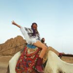 Gizem Karaca Instagram – Evet, bir noktada ‘ Devede de boy var“ esprisi yapıldı… 🐫🏜️🪬🔆