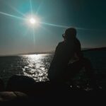 Gizem Karaca Instagram – “batarken güneş ardında tepelerin
gelir veda vakti teletabilerin”
güle güle lala
güle güle po
vs.. 💛