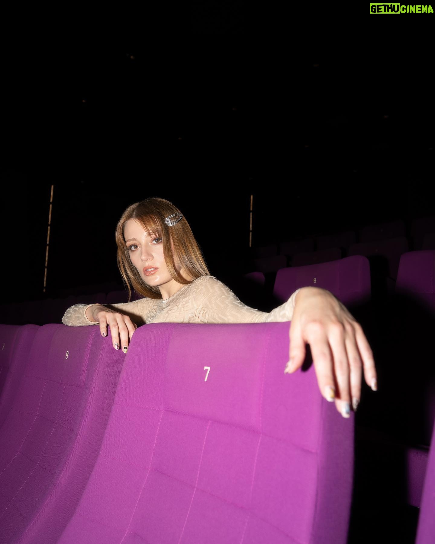 Gizem Karaca Instagram - About last night. 💎 Look by @fendi Styling: @eylmyldzz Styling Asistan: @iremonwork Makyaj: @akinstayn Saç: @alikaanozens @rpstudios.co @talentomenajerlik #ÖzürDilerim Movie Premier @disneyplustr 💙