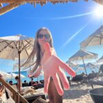 Gizem Karaca Instagram – Kum, Güneş, Karpuz ve Çiller 🍉🥹🪸☀️🐚