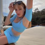 Gizem Karaca Instagram – Denizde dalga günaydın abla 🔆🐚🌊