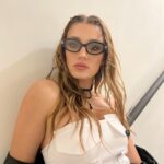 Gizem Karaca Instagram - Blurry but feelin cute 💁🏼‍♀️