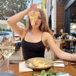 Gizem Karaca Instagram – Yeah i eat the crust. 🫱🏻